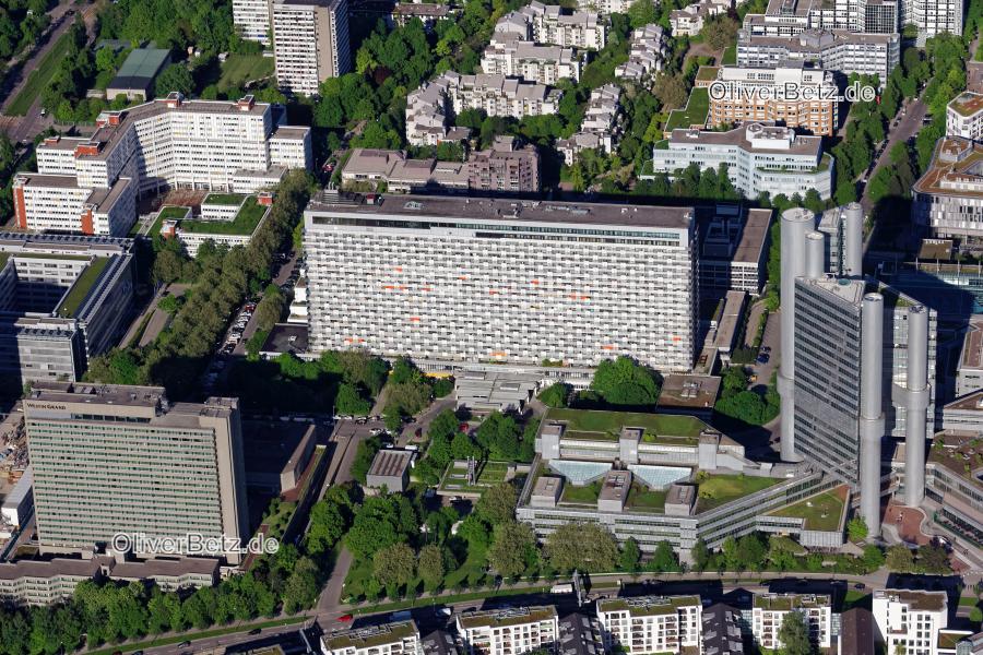 2017-05-17: Hochhaus- Gebäude- Ensemble im Arabellapark in München Bogenhausen im Bundesland Bayern. Das Arabellahaus mit dem Sheraton- Hotel, das auch als HVB-Tower bekannte Hypo-Haus und Westin Grand Hotel prägen die Ansicht. MUC_Arabellapark_0682.jpg